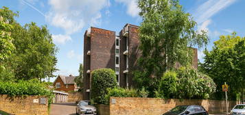 Flat for sale in Kew Gardens Road, Kew, Richmond TW9