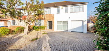 4 bed semi-detached house for sale