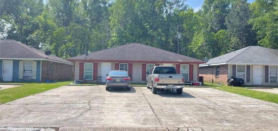 1413 Hooks Dr, Hammond, LA 70401