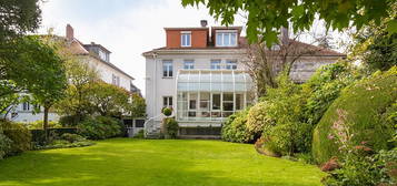 Schönes Haus mit tollem Grundstück in bester Lage im Dichterviertel