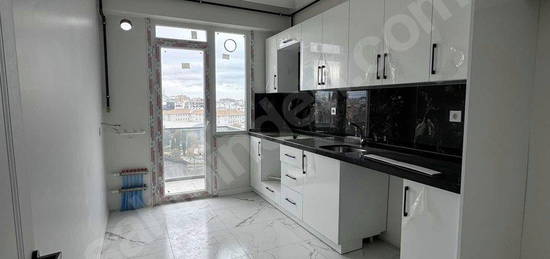 CADDE ÜZERİ KİRALIK 3+1 DAİRE