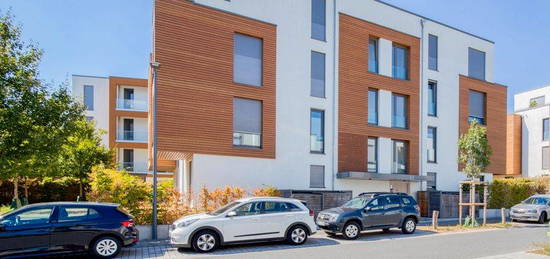 Moderne Wohnung mit Einbauküche und Terrasse in bester Lage