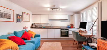 Flat for sale in Lambourn Road, London SW4