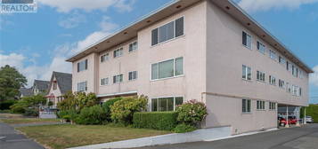 302 2587 Beach Dr, Oak Bay, British Columbia