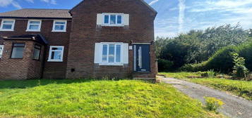 3 bed semi-detached house to rent