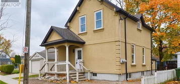 UPPER - 5 STATION STREET, St. Thomas, Ontario 