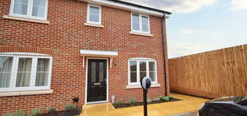 3 bedroom semi-detached house