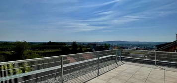 Erstbezug Mini Penthouse mit großer Terrasse und wunderschönem Ausblick