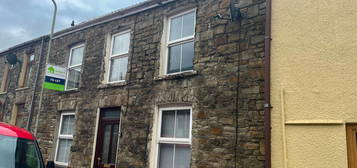 3 bed terraced house to rent