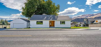 921 Easy St, Wenatchee, WA 98801