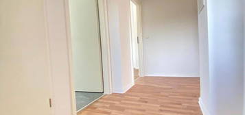 *** ERSTBEZUG NACH SANIERUNG – IS-ZENTRUM *** Sehr helle 2-Zimmer-Altbau-Wohnung ***