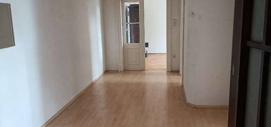 Sehr schöne 2 Zimmerwohnung in der Schröttergasse 5 im 4 OG (Super geeignet für Pärchen oder eine 2er WG)