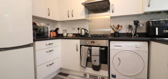 Town house to rent in Andrews Walk, Blackburn BB2