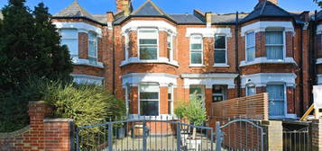 4 bedroom terraced house