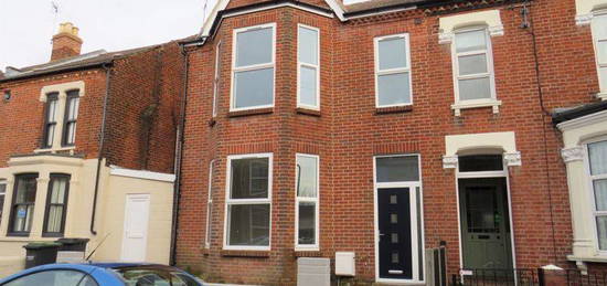 Room to rent in Avenue Road, Gosport PO12