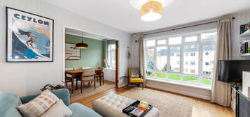 Flat for sale in Park Court, Lawrie Park Road, London SE26