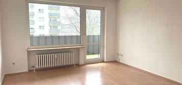 Schöne 2 Zimmer Wohnung mit Balkon, Parkplatz inkl. FFM Fechenheim, Nähe Hessen Center