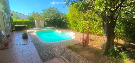 Maison 5 pièces, 4 chambres, piscines et jardin quartier des beaux arts à Montpellier