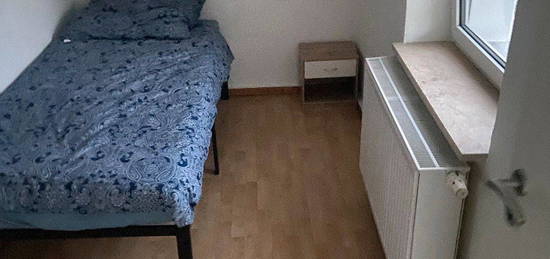 WG Zimmer inkl Bett und Schrank Wohnung Haus