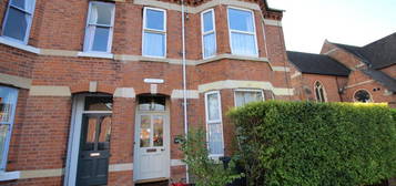 5 bedroom terraced house