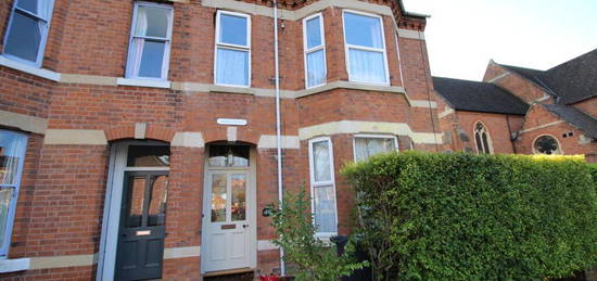 5 bedroom terraced house