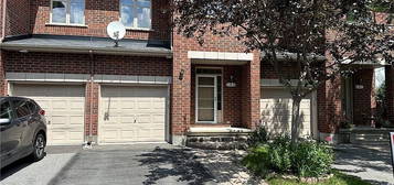 185 Hornchurch Ln, Ottawa, ON K2J 0J8