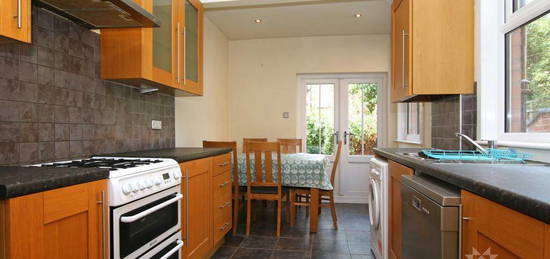 5 bedroom terraced house