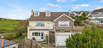 5 bed detached house for sale