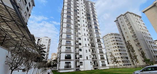 GÖZTEPE HARİKA KONUMDA EBEVEYN'Lİ BALKONLU 3+1 DAİRE