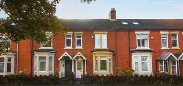 4 bed terraced house for sale