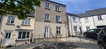 Flat to rent in Triumphal Crescent, Plympton PL7