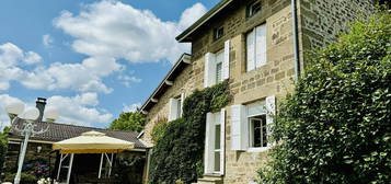 CORPS DE FERME AVEC PISCINE ET GARAGE SUR TERRAIN DE 2250 m2