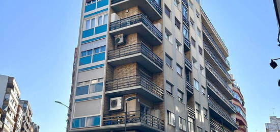 Piso en venta en calle de Miguel Servet, 24