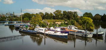 Houseboat for sale in Lots Ait, Brentford TW8