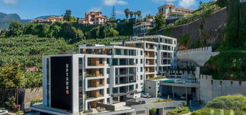 Apartamento T6 Penthouse Duplex no Edificio Uptown 13 - Funchal, Ma...