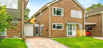 4 bedroom link detached house for sale