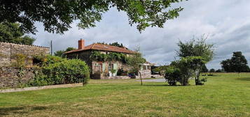 Corps de ferme en pierre 7 pièce 170m2