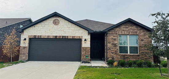 3825 S Courtney Ct, Forney, TX 75126