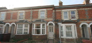 Flat to rent in Highgrove Street, Reading RG1