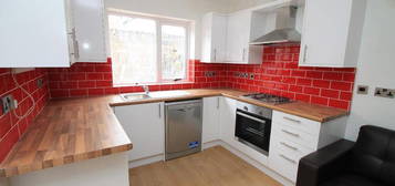 5 bedroom terraced house