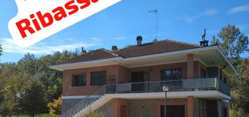 Villa libera 4 lati indipendente