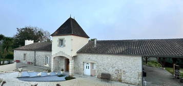 Belle maison en pierre de 7 pièces dans un environnement calme et sans vis à vis