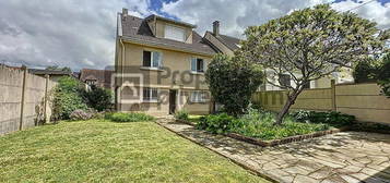 Maison  à vendre, 5 pièces, 4 chambres, 141 m²