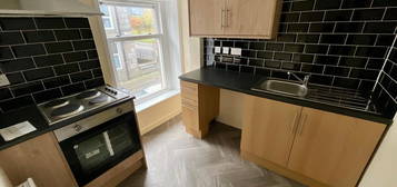 Flat to rent in 36 Willow Street, Accrington BB5