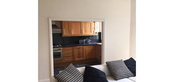 2 bed flat to rent