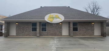 709 S 4th St Apt 3, Paragould, AR 72450