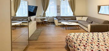 Pronájem bytu 1+1 52 m²