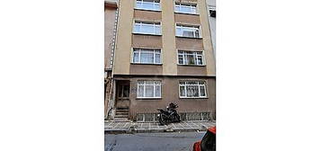 BAYRAMPAŞA DA SATILIK DAİRE KANARYA CADDESİNDE