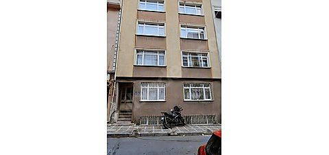 BAYRAMPAŞA DA SATILIK DAİRE KANARYA CADDESİNDE