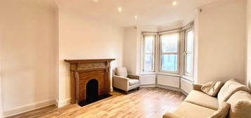 3 bedroom flat to rent